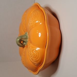 Ceramic pumpkin covered pie dish, orange pumpkin